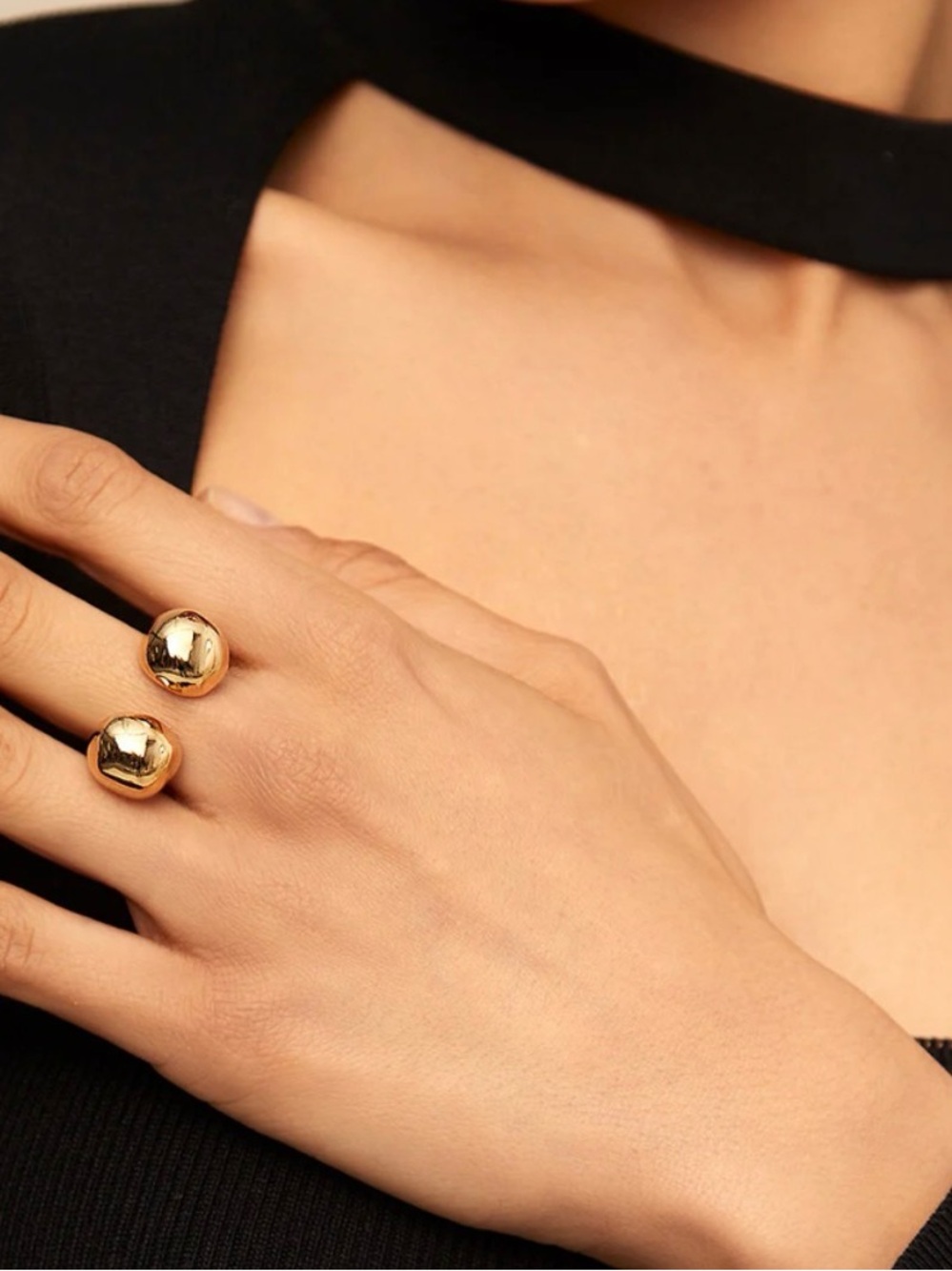 UNO de 50 Gold Double Ball Open Ring